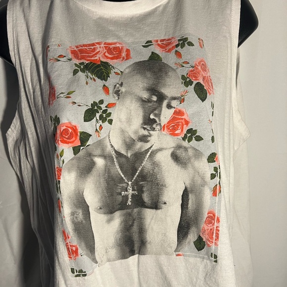 2Pac | Muscle Tank With Roses - Picture 4 of 6